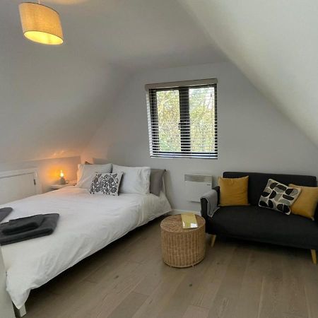 Апартаменты The Annexe - Woodland Views And Close To Beach! Бартон-он-Си Экстерьер фото